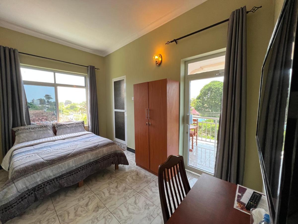 Phyllen Hotel Tanga Luaran gambar